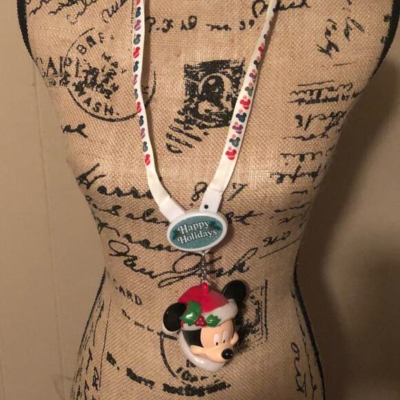 Disneyland Mickey Mouse Happy Holiday led Necklace Christmas Changing Colors - Picture 1 of 5